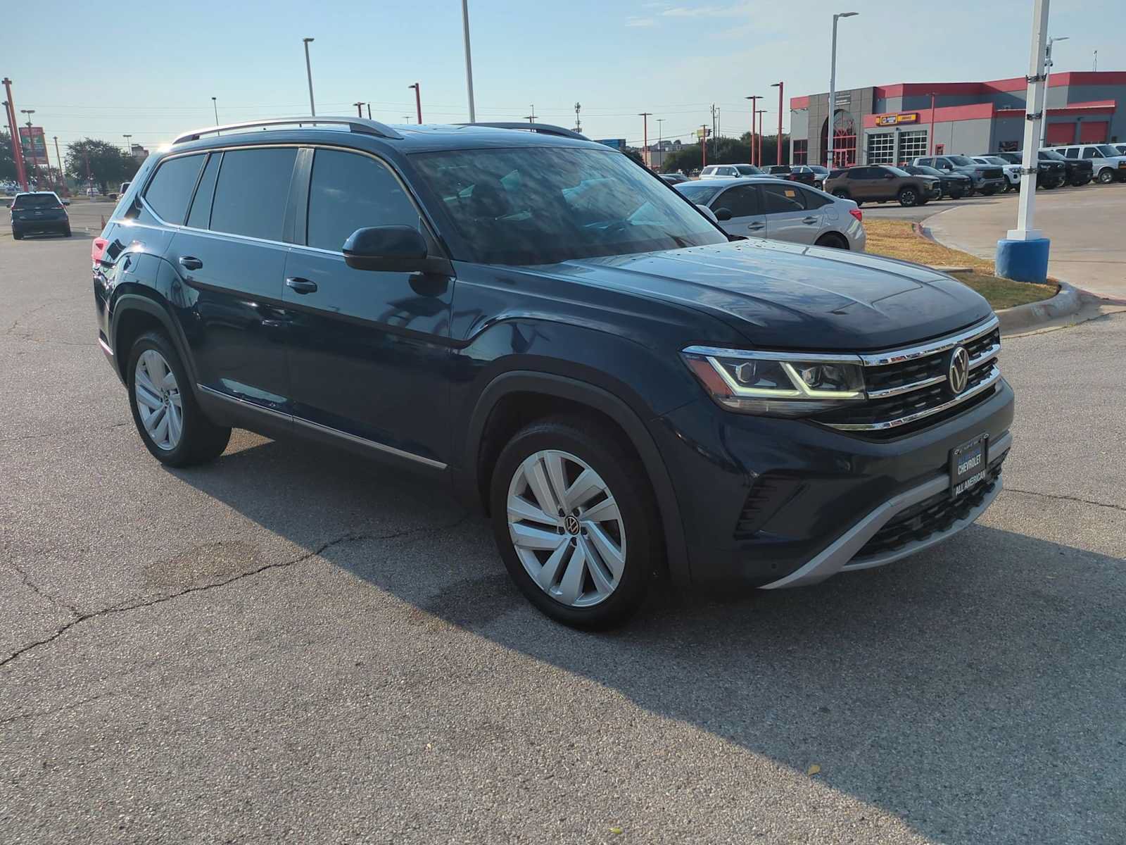 Used 2021 Volkswagen Atlas SEL AWD/4WD image 2