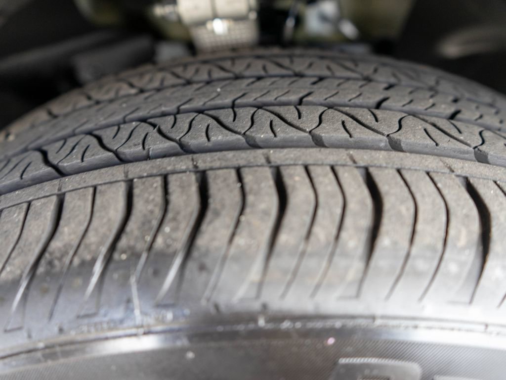 Used 2024 Tesla Model Y Long Range image 38