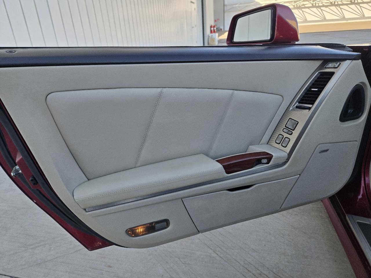 Used 2006 Cadillac XLR image 34