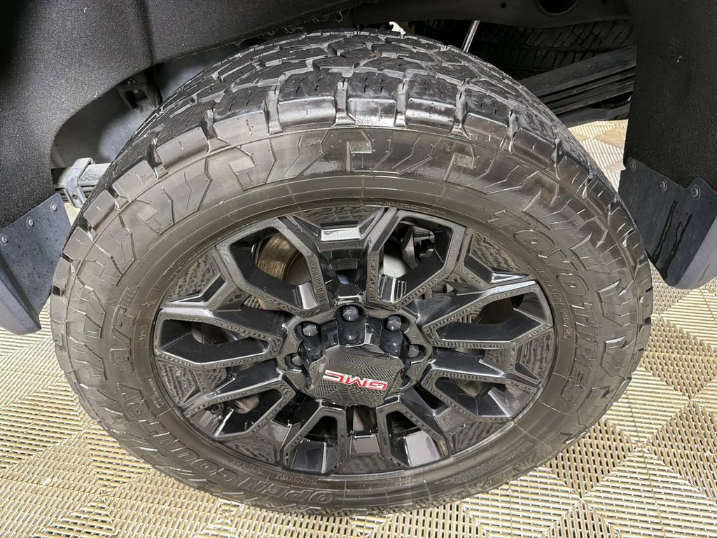 Used 2025 GMC Sierra 2500 AT4 w/ AT4 Premium Plus Package image 21