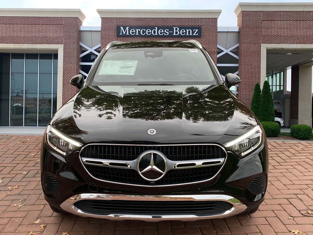 Certified 2025 Mercedes-Benz GLC 300 4MATIC image 2