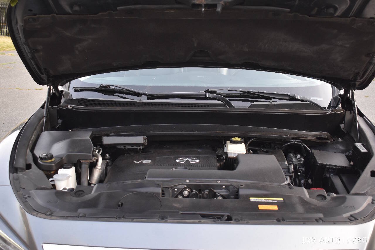 Used 2017 INFINITI QX60 Luxe w/ Deluxe Technology Package AWD/4WD image 34