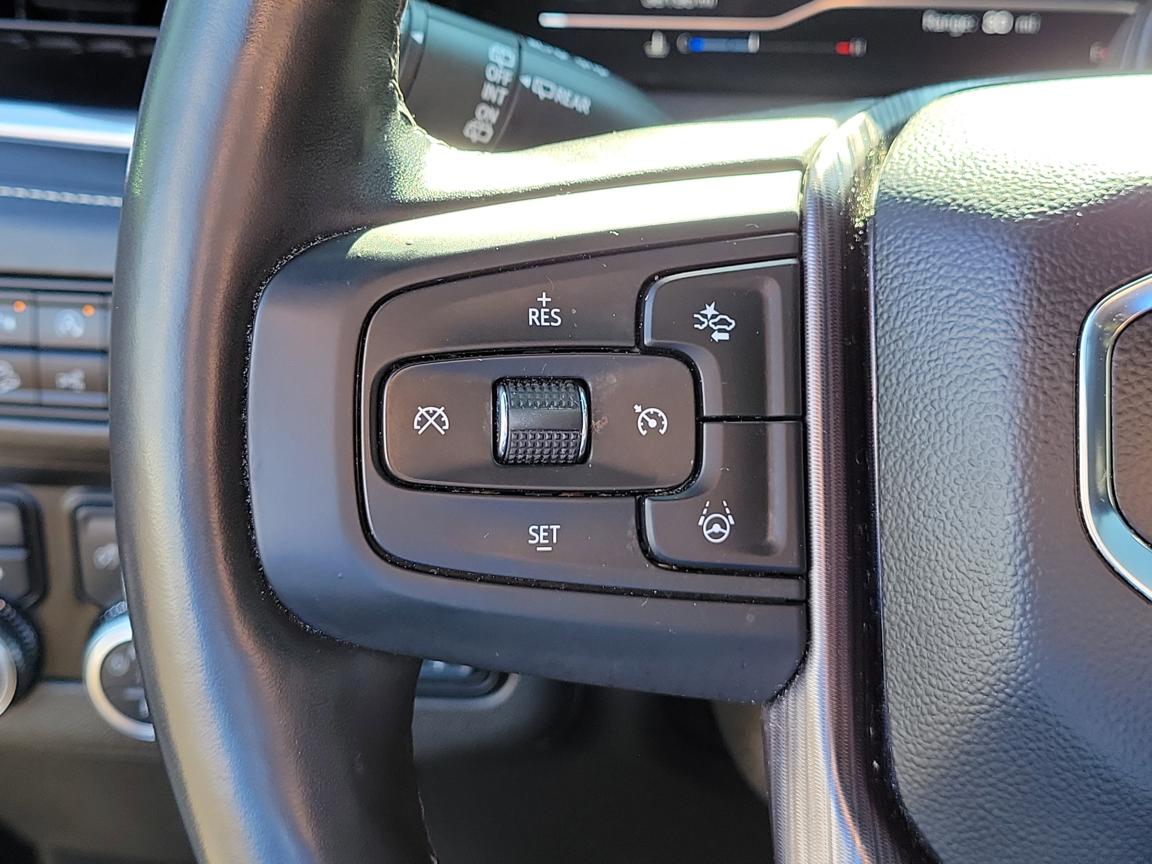 Used 2023 GMC Yukon Denali Ultimate image 23