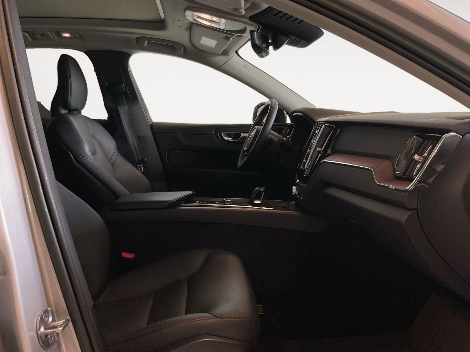 Certified 2023 Volvo XC60 B5 Plus w/ Climate Package AWD/4WD image 15