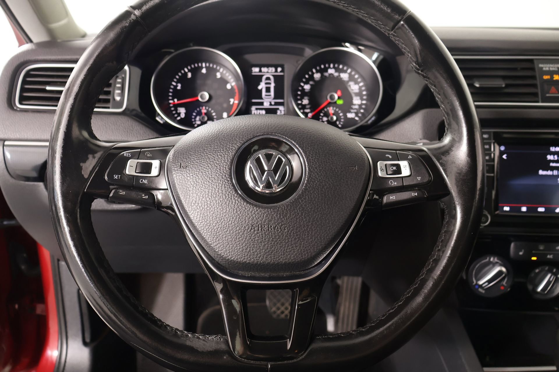 Used 2016 Volkswagen Jetta SEL w/ Lighting Package image 3
