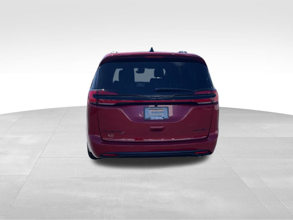 New 2026 Chrysler Pacifica Limited image 7
