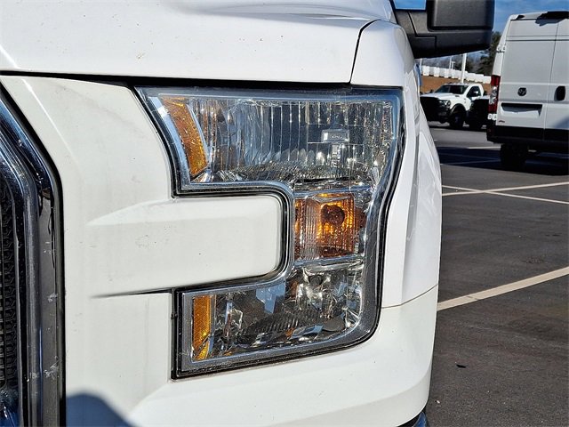 Used 2015 Ford F150 XLT w/ Trailer Tow Package image 9