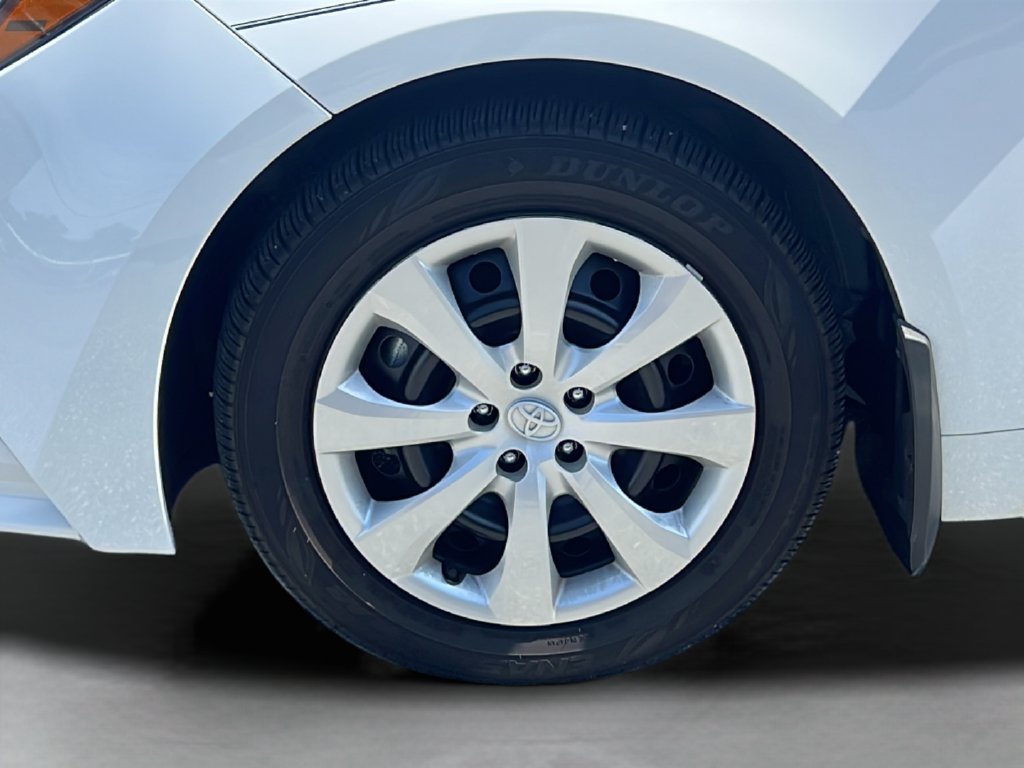 Used 2025 Toyota Corolla LE FWD image 24