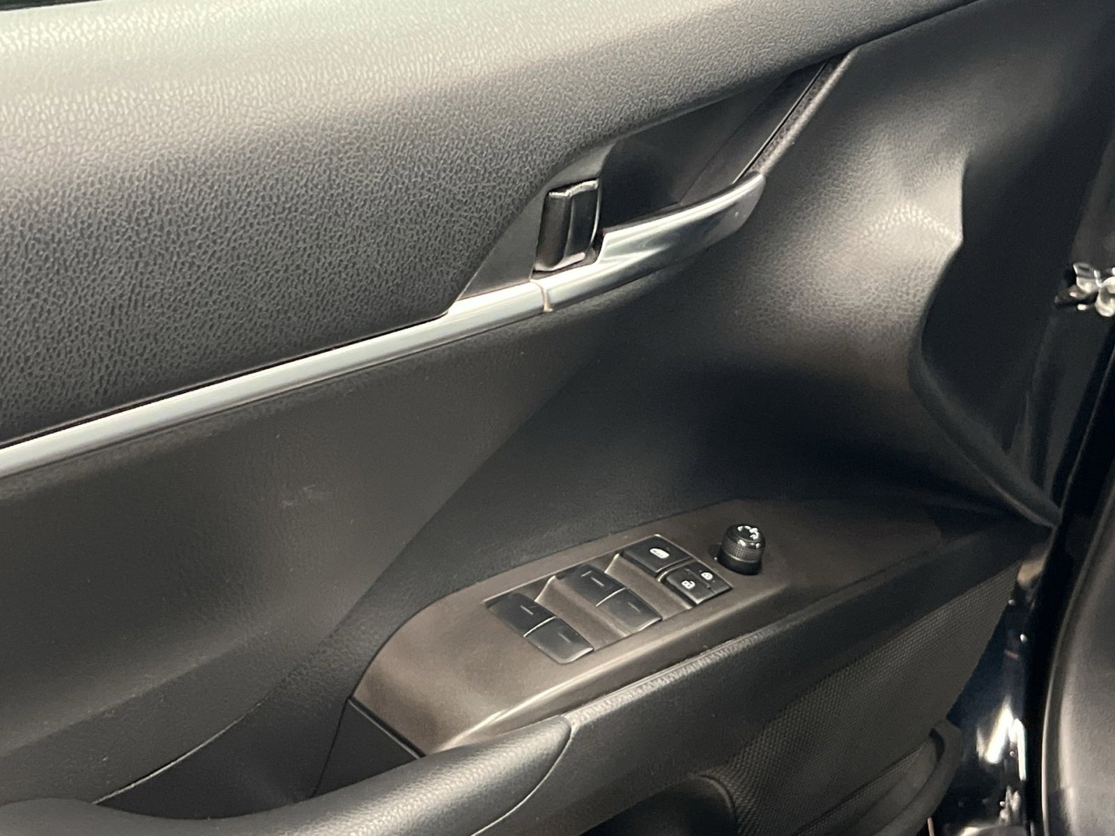 Used 2023 Toyota Camry LE image 13