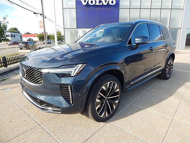 New 2026 Volvo XC90 B6 Plus w/ Protection Package image 3