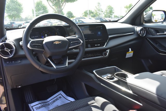 New 2027 Chevrolet Equinox LT w/ LPO, Floor Liner Package FWD image 18