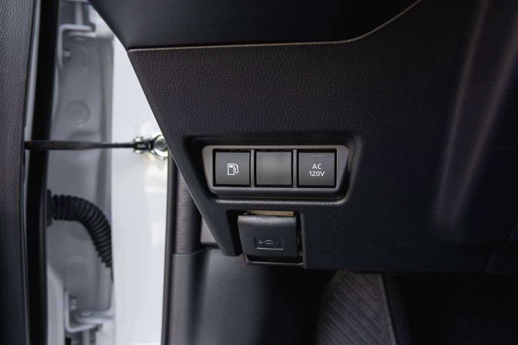 Used 2026 Toyota Prius Plug-In Hybrid image 15