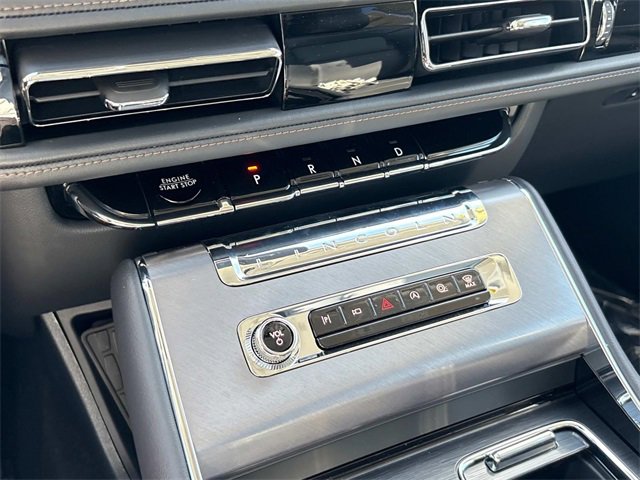 New 2025 Lincoln Aviator AWD w/ Equipment Group 101A image 30