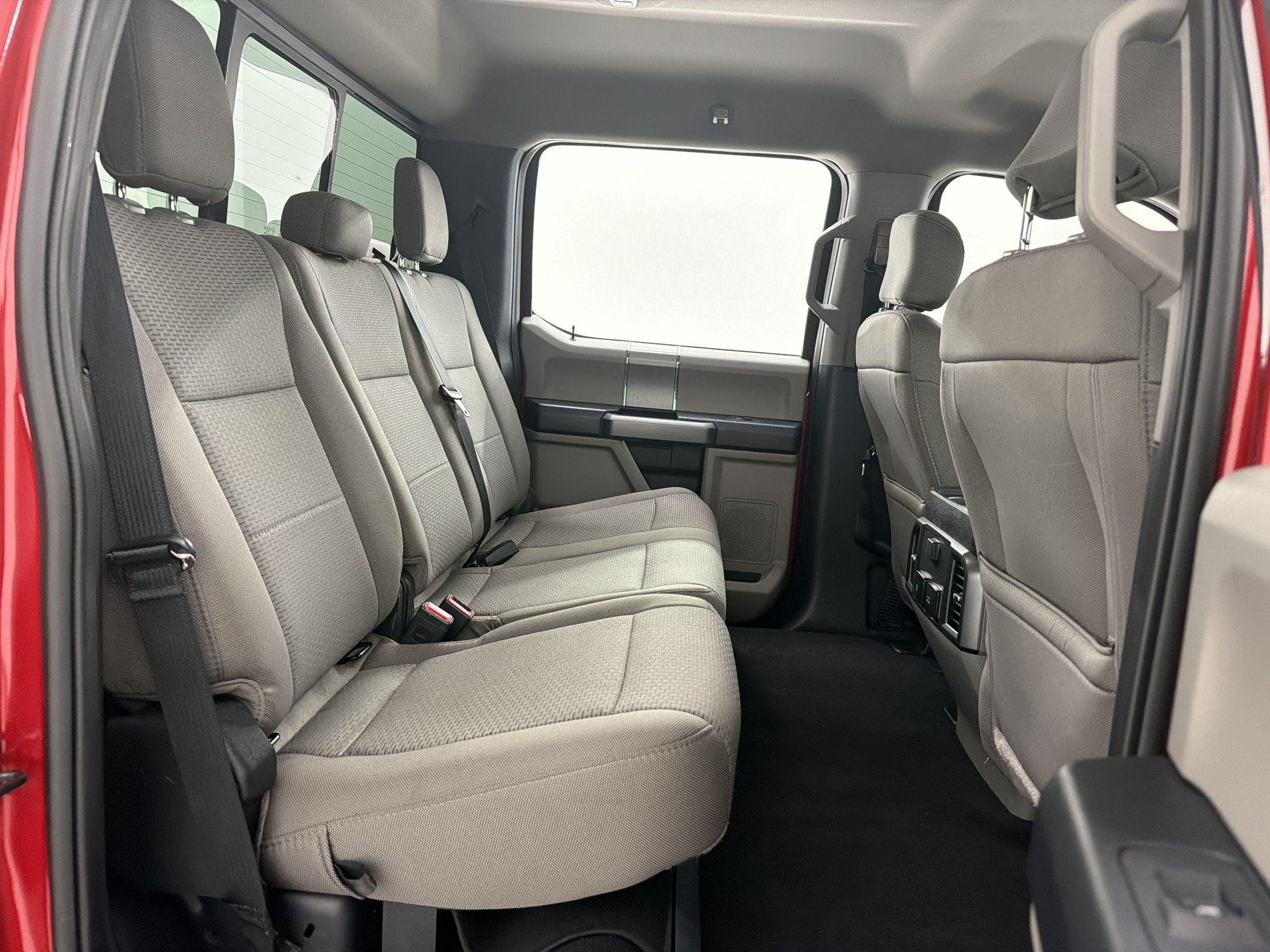 Used 2020 Ford F250 XLT w/ XLT Premium Package AWD/4WD image 32