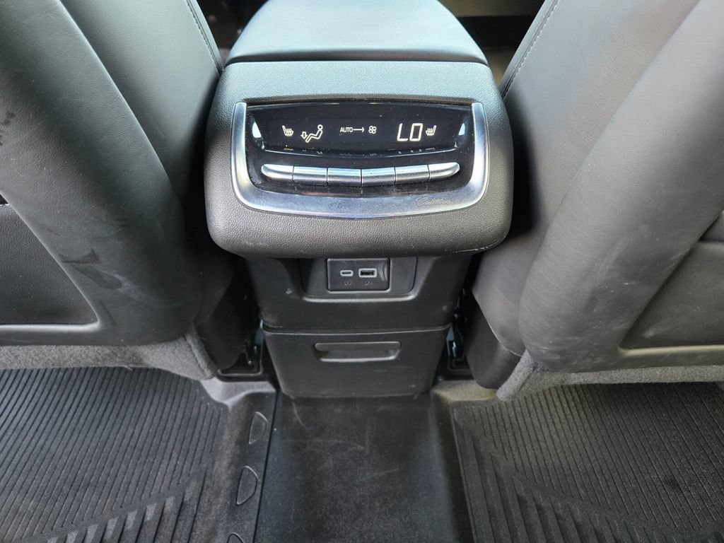 Used 2025 Cadillac XT6 Premium Luxury w/ Platinum Package AWD/4WD image 14