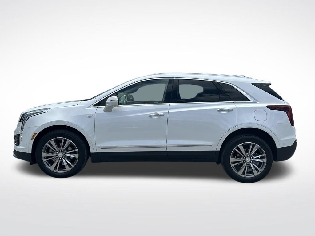 Certified 2022 Cadillac XT5 Premium Luxury w/ Technology Package FWD image 3