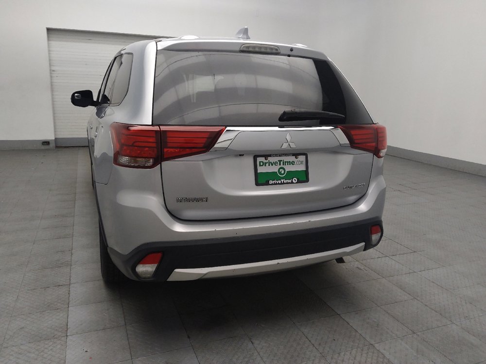 Used 2017 Mitsubishi Outlander SE image 6