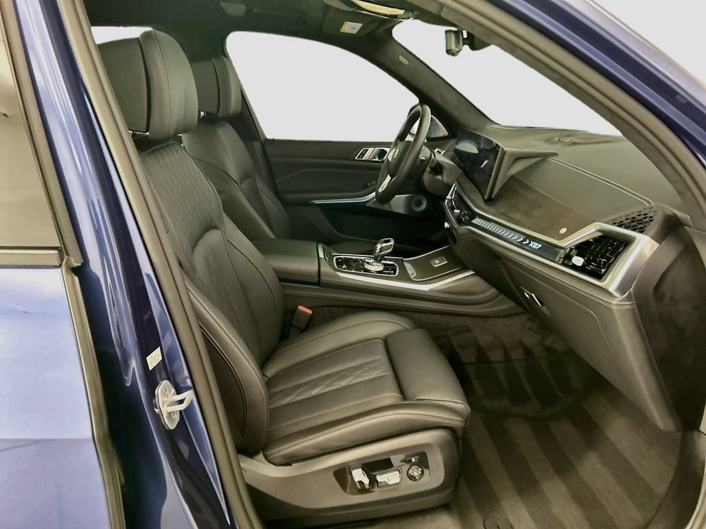 Used 2025 BMW ALPINA XB7 AWD/4WD image 21