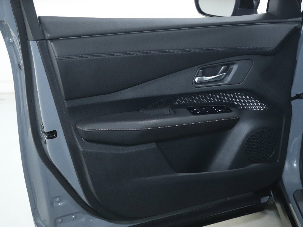 Used 2023 Nissan Ariya FWD image 15