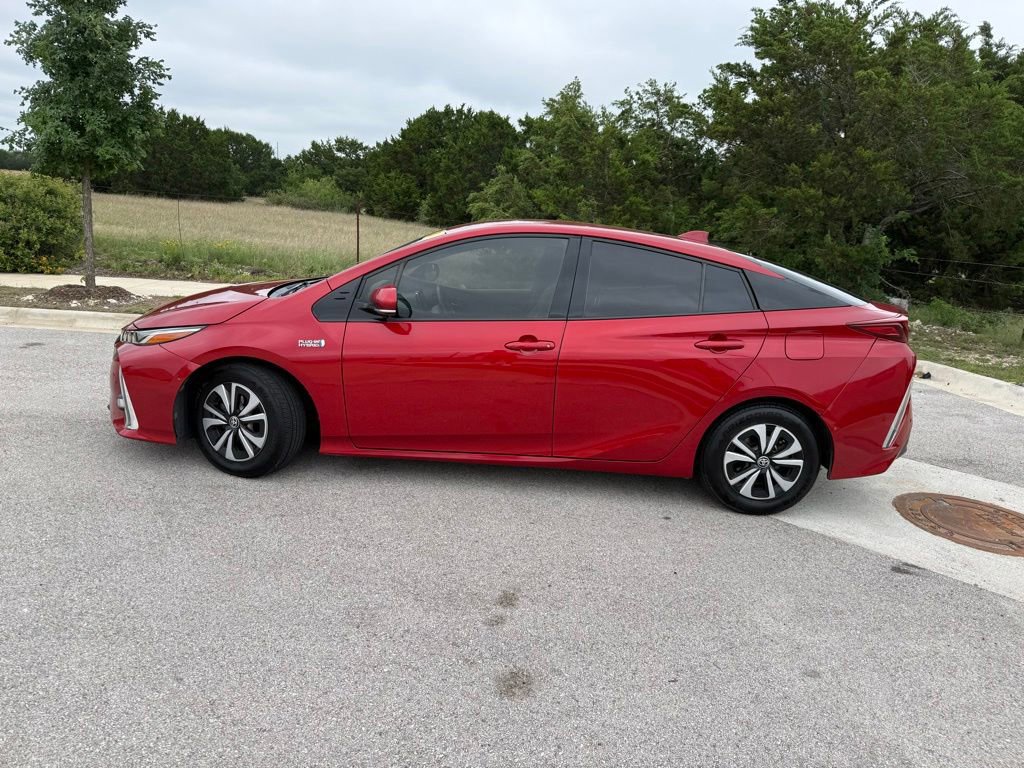 Used 2017 Toyota Prius Prime Advanced FWD image 8