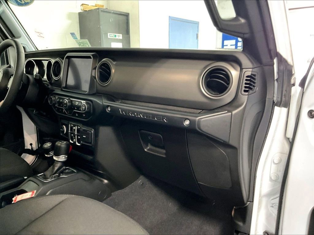 Used 2023 Jeep Wrangler Unlimited w/ Cold Weather Group AWD/4WD image 13