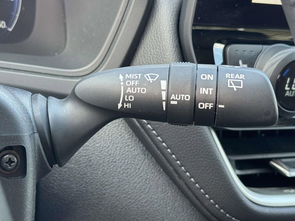 Used 2025 Toyota Grand Highlander AWD image 22