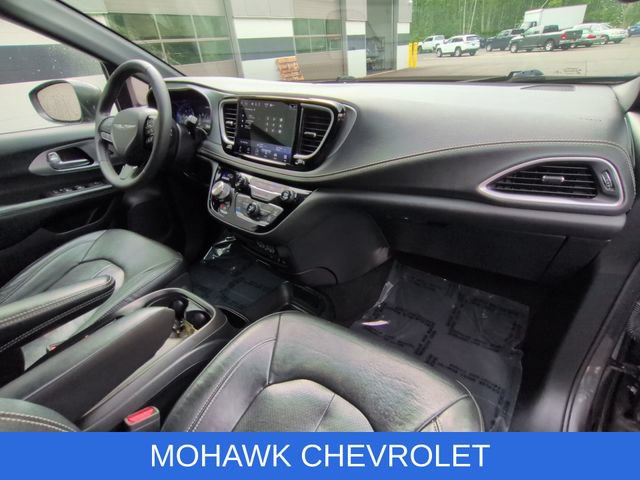 Used 2022 Chrysler Pacifica Touring-L w/ S Appearance Package AWD/4WD image 29