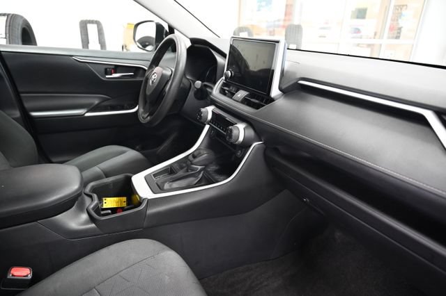 Used 2024 Toyota RAV4 XLE FWD image 14