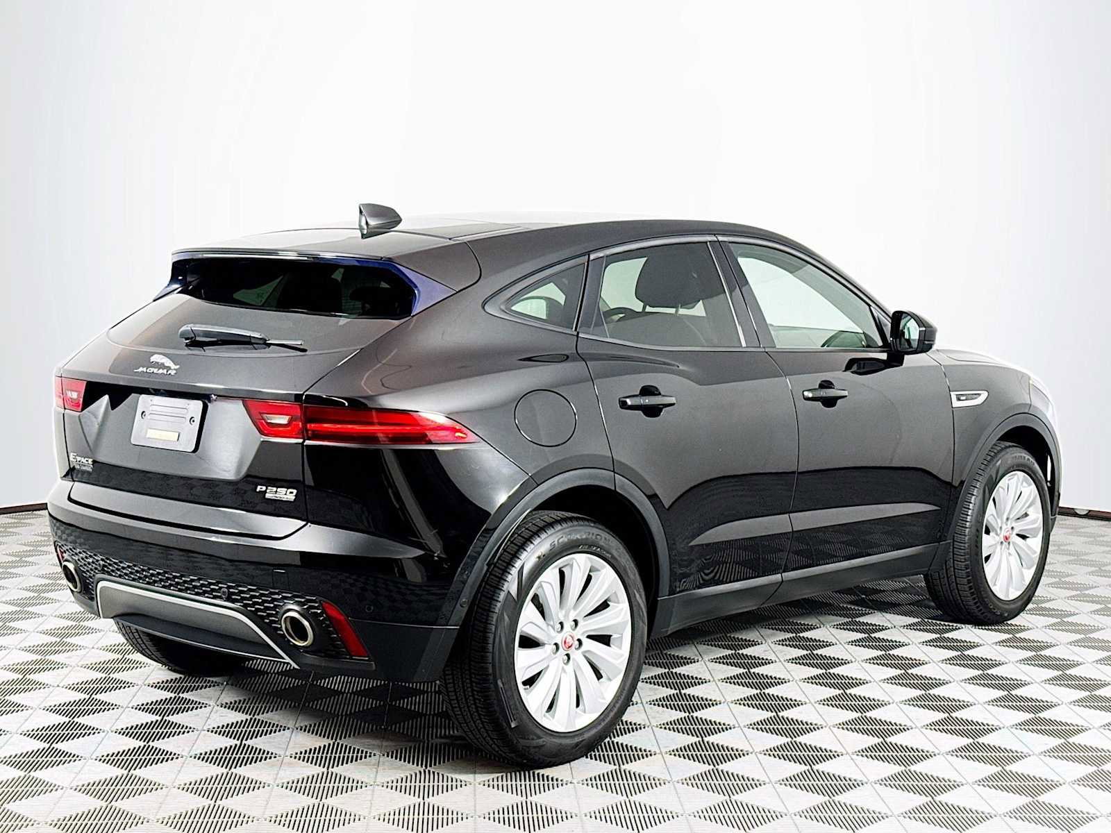 Used 2020 Jaguar E-PACE SE image 5