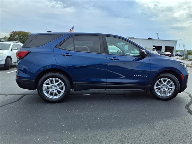 Used 2022 Chevrolet Equinox LS w/ LS Convenience Package image 30