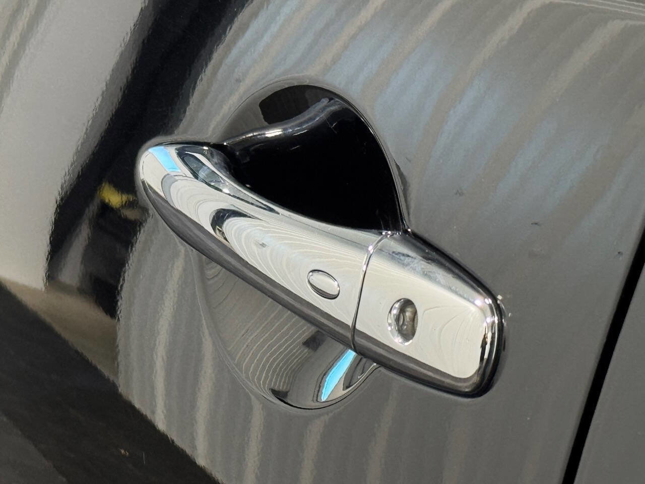 Used 2019 Nissan Armada SL w/ Premium Package image 8