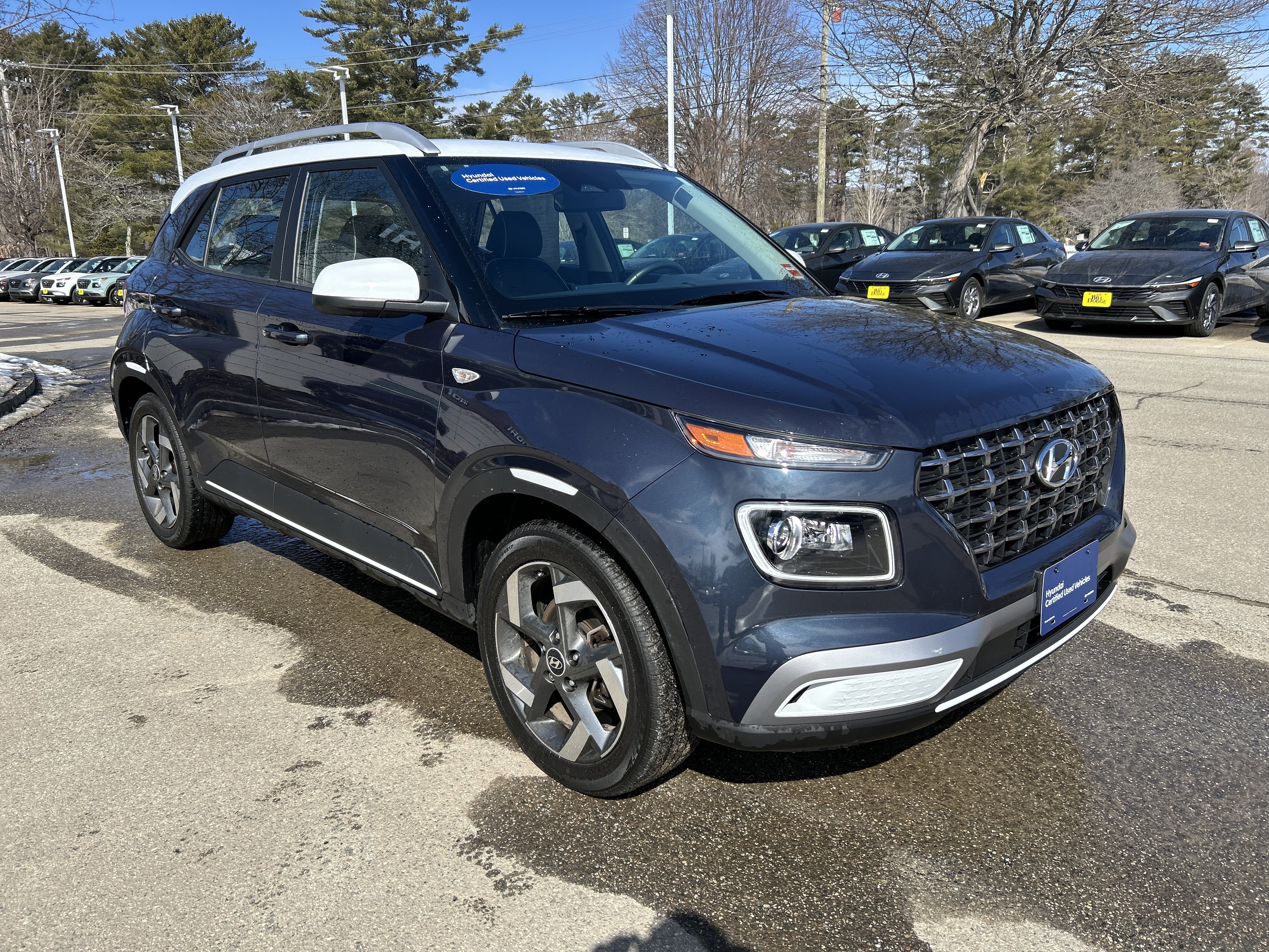 Certified 2023 Hyundai Venue Limited image 3
