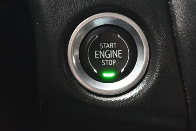 Used 2023 GMC Yukon SLT RWD image 24