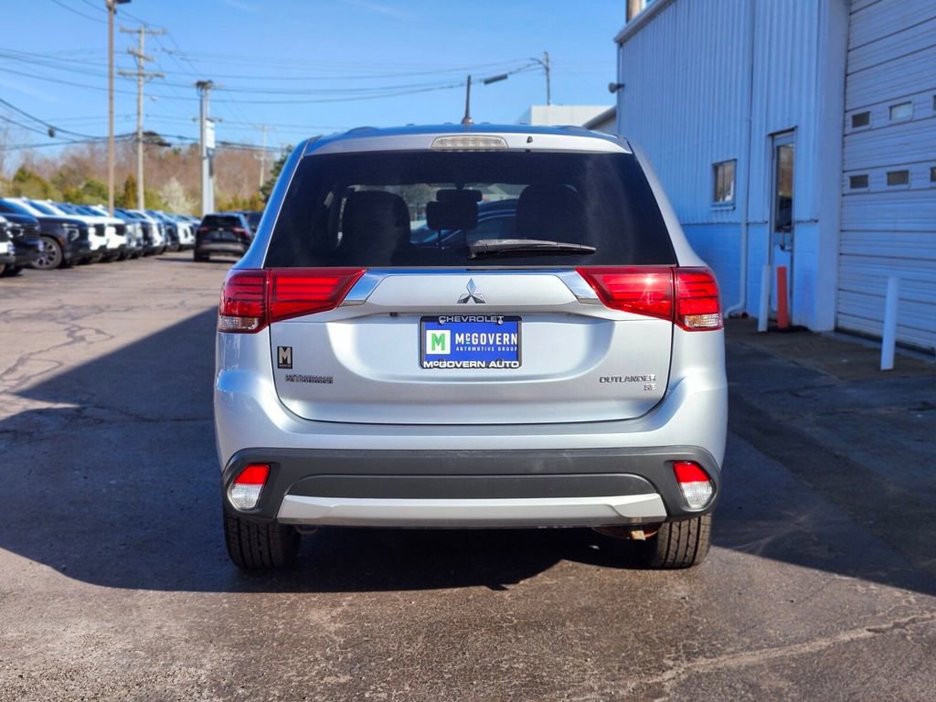 Used 2016 Mitsubishi Outlander AWD image 4
