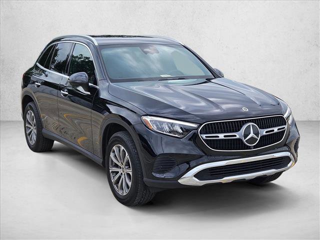 Used 2025 Mercedes-Benz GLC 300 image 3