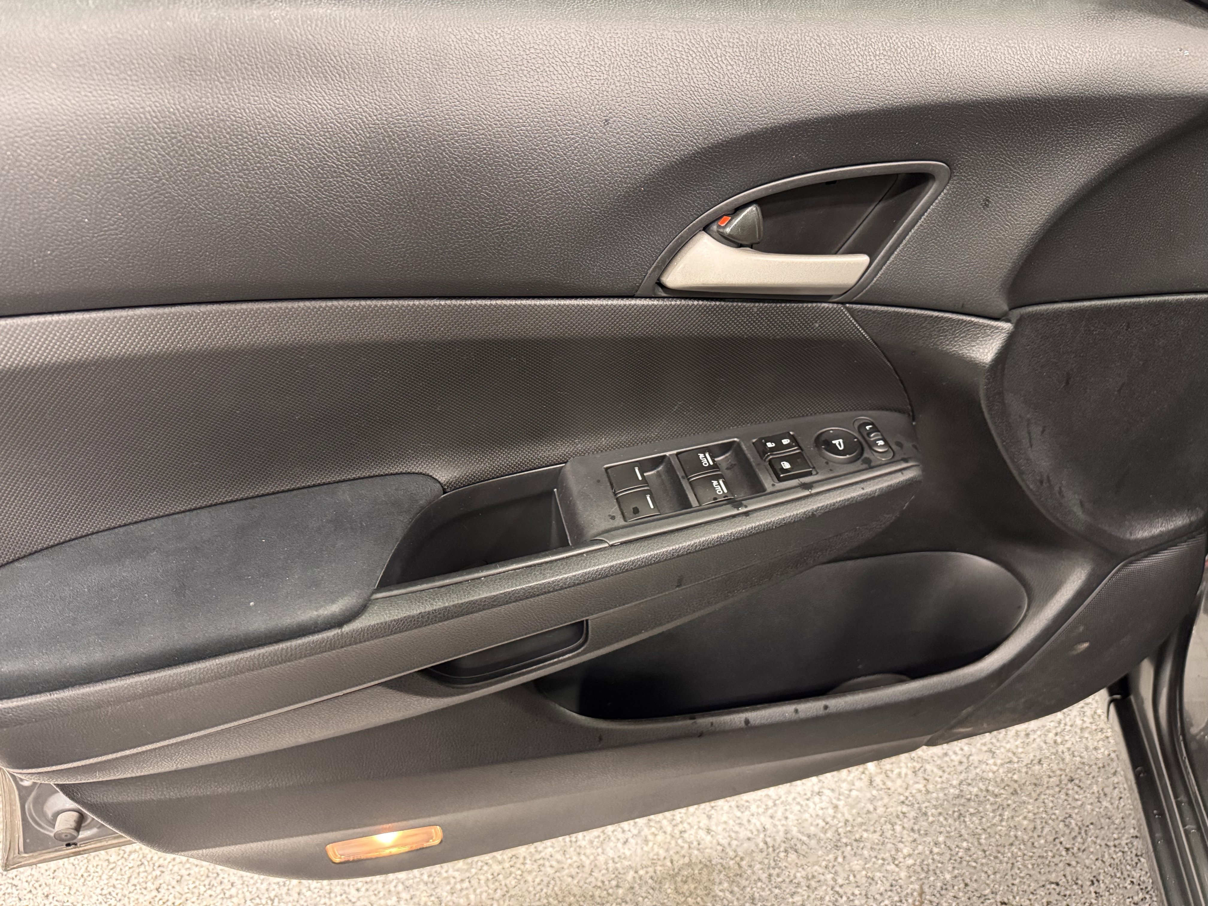 Used 2011 Honda Accord LX-P image 19