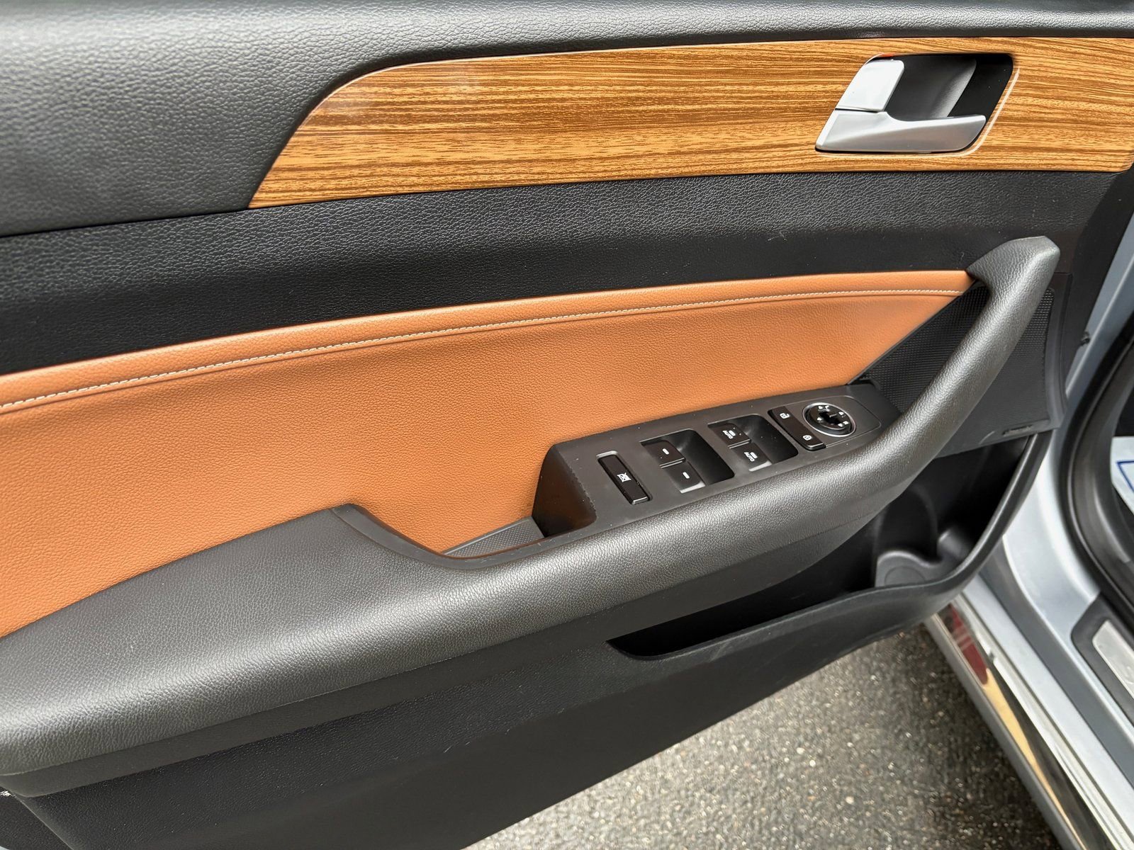 Used 2015 Hyundai Sonata Limited image 15