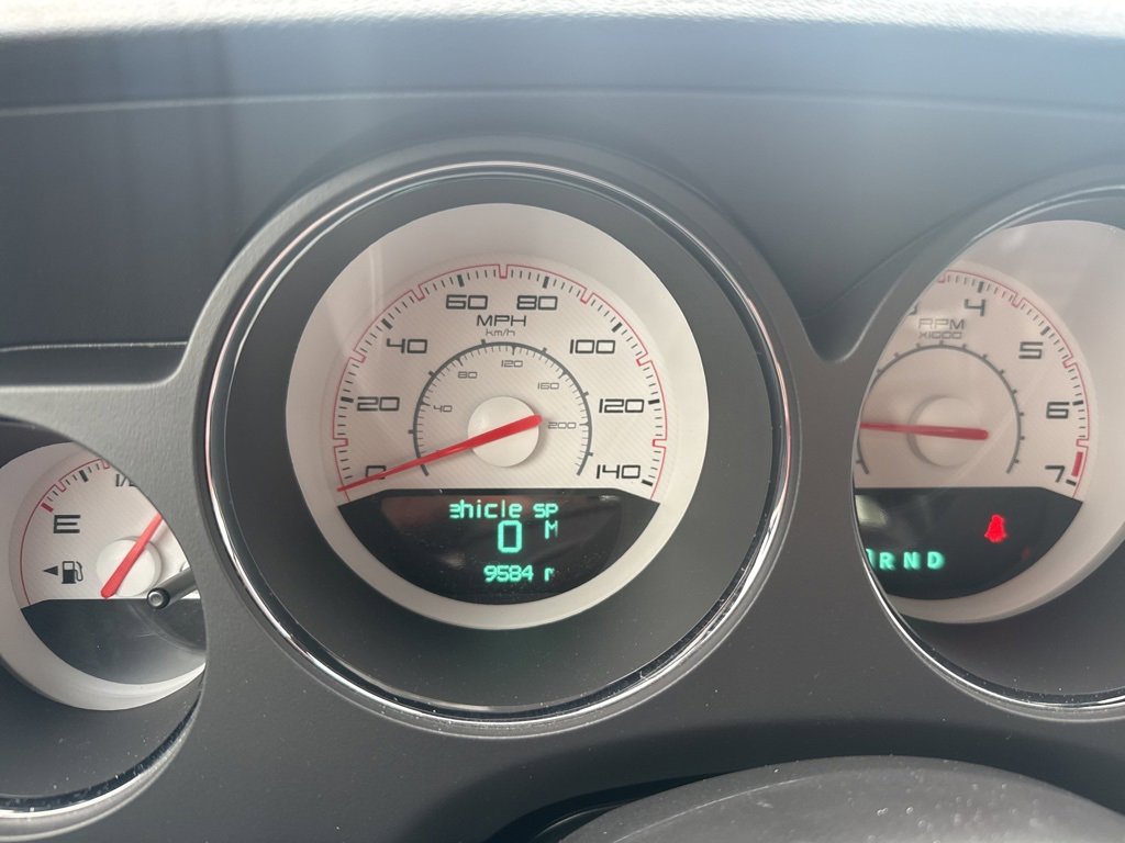 Used 2014 Dodge Challenger SXT image 17