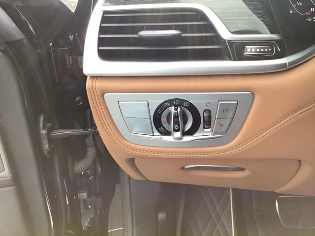 Used 2022 BMW M760i xDrive w/ Luxury Rear Seating Package image 19