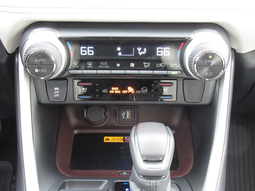 Certified 2025 Toyota RAV4 Limited w/ Advanced Technology Package AWD/4WD image 31