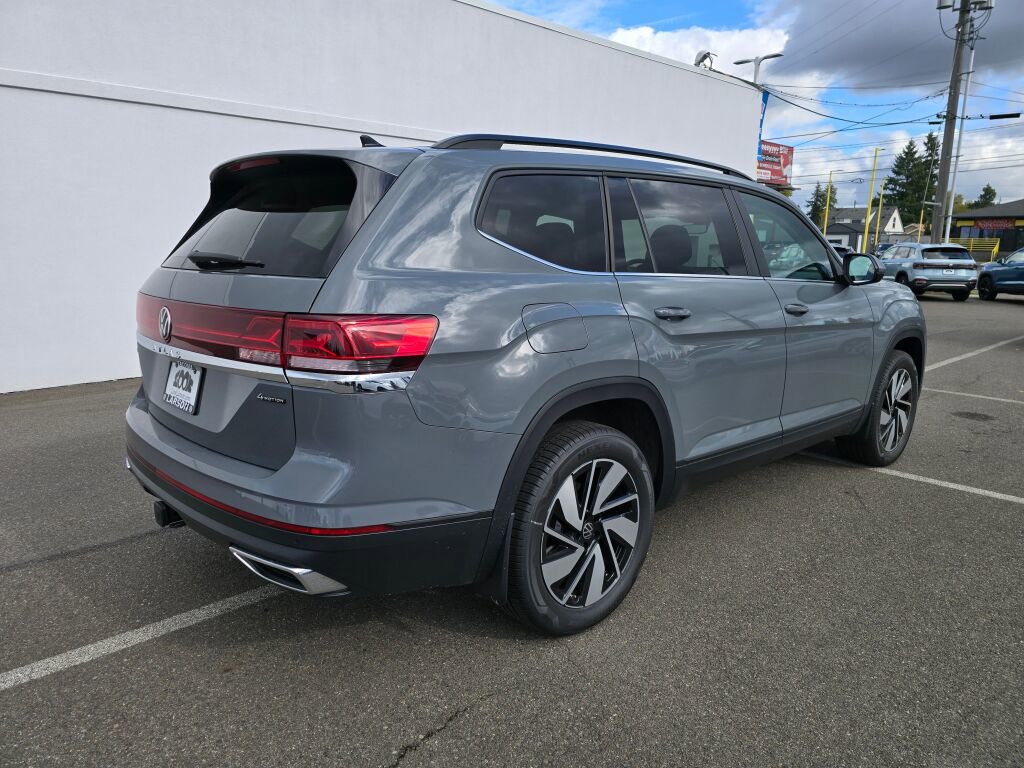 New 2025 Volkswagen Atlas SE image 4