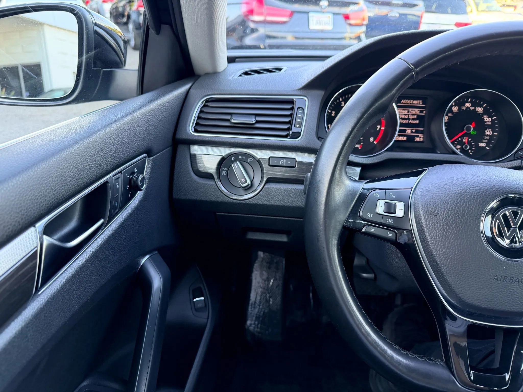 Used 2017 Volkswagen Passat 1.8T SE w/ SE Lighting Package image 13