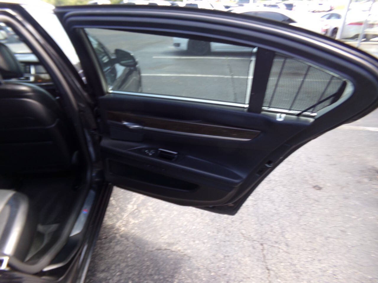 Used 2013 BMW 750Li RWD image 30