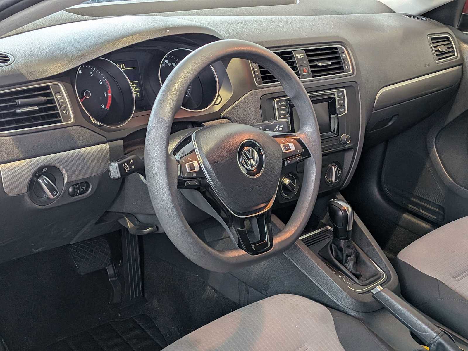 Used 2018 Volkswagen Jetta S image 2