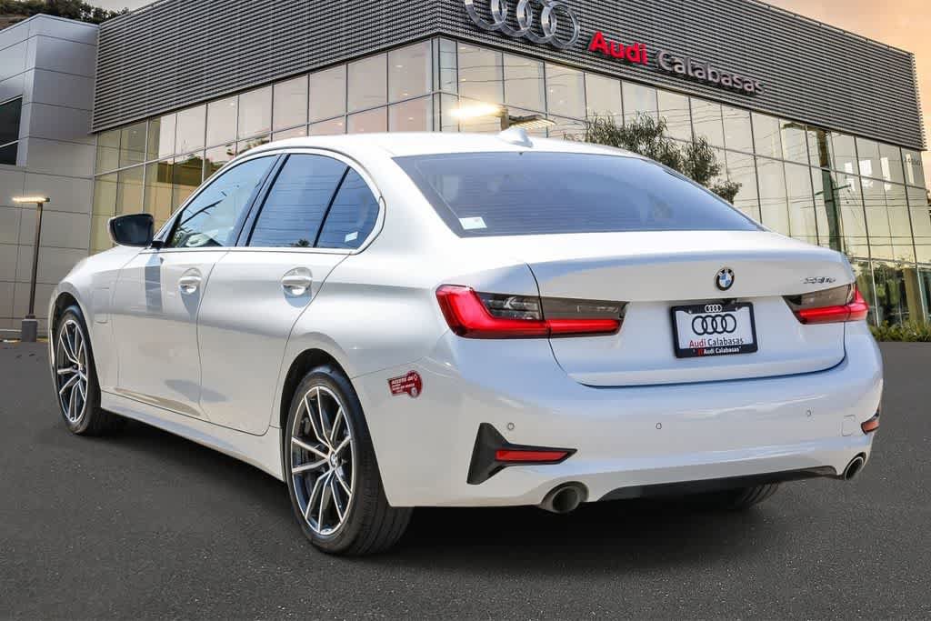 Used 2021 BMW 330e w/ Driving Assistance Package RWD image 2