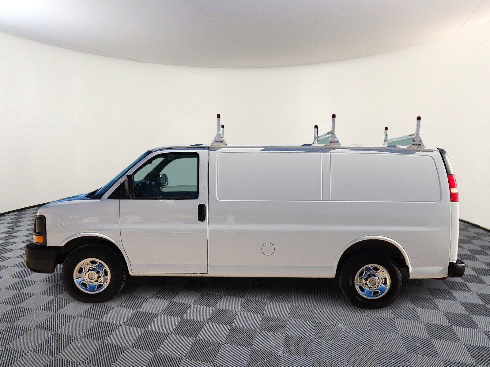 Used 2012 Chevrolet Express 2500 w/ Cold Climate Package image 2