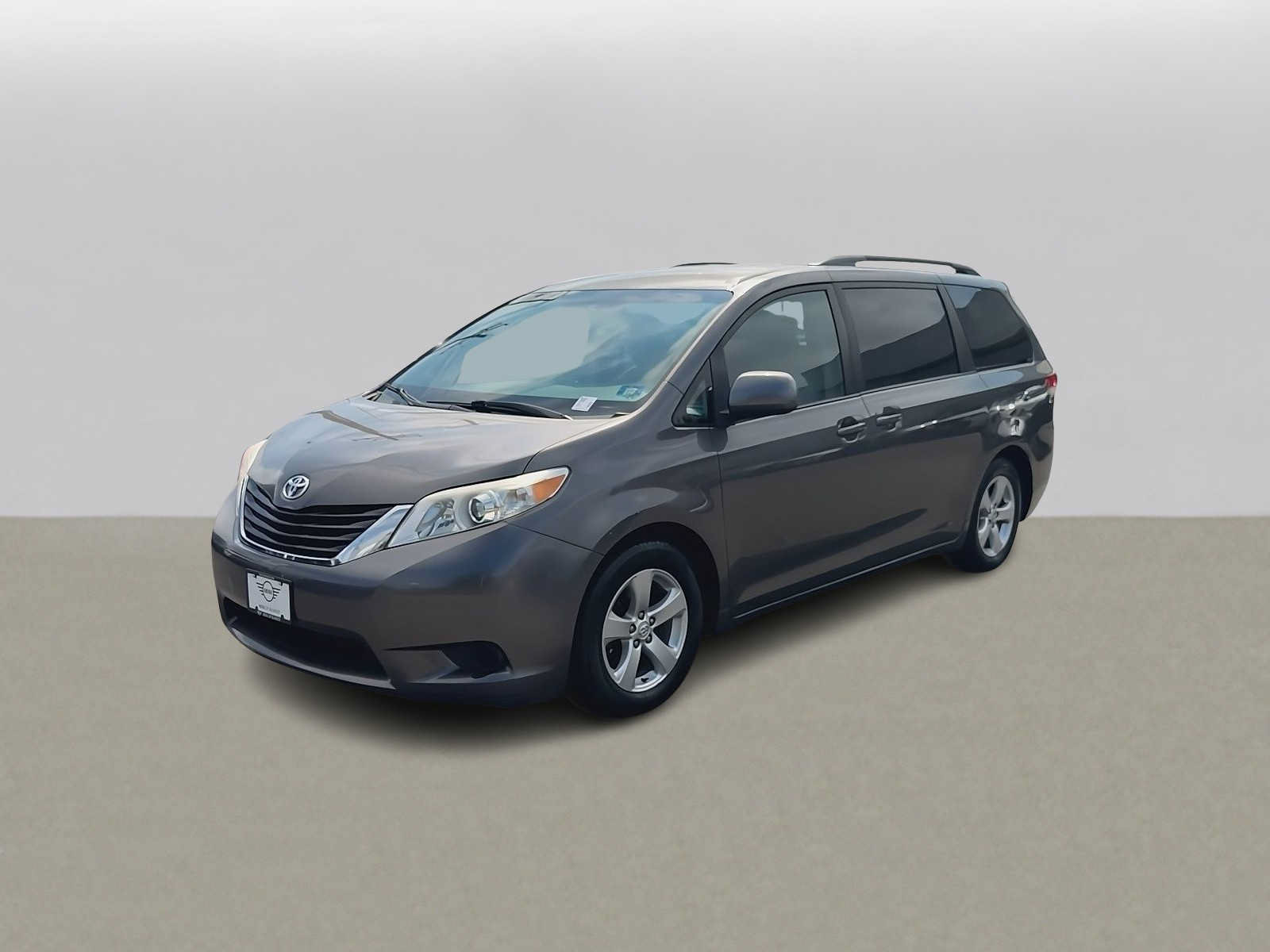 Used 2012 Toyota Sienna LE FWD image 4