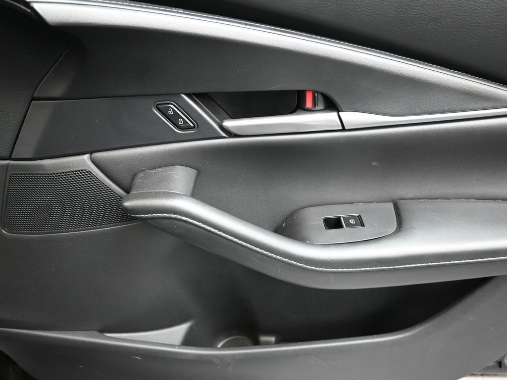 Used 2021 MAZDA CX-30 AWD 2.5 S w/ Select Package image 11