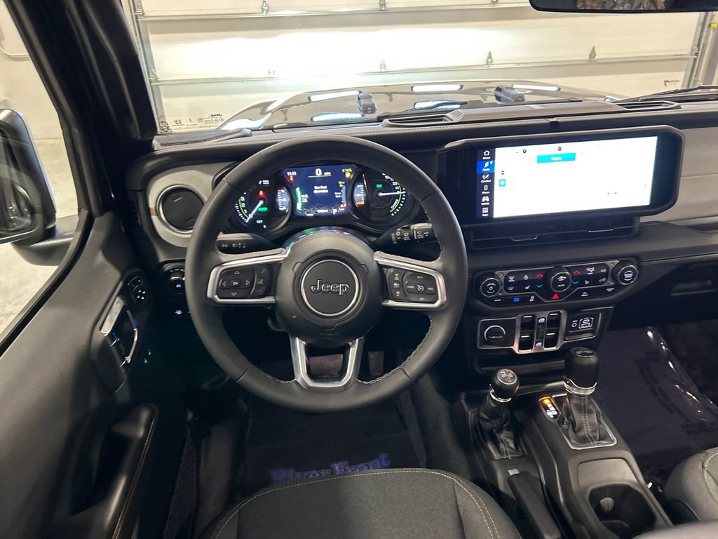 Used 2025 Jeep Wrangler Sahara 4xe image 28