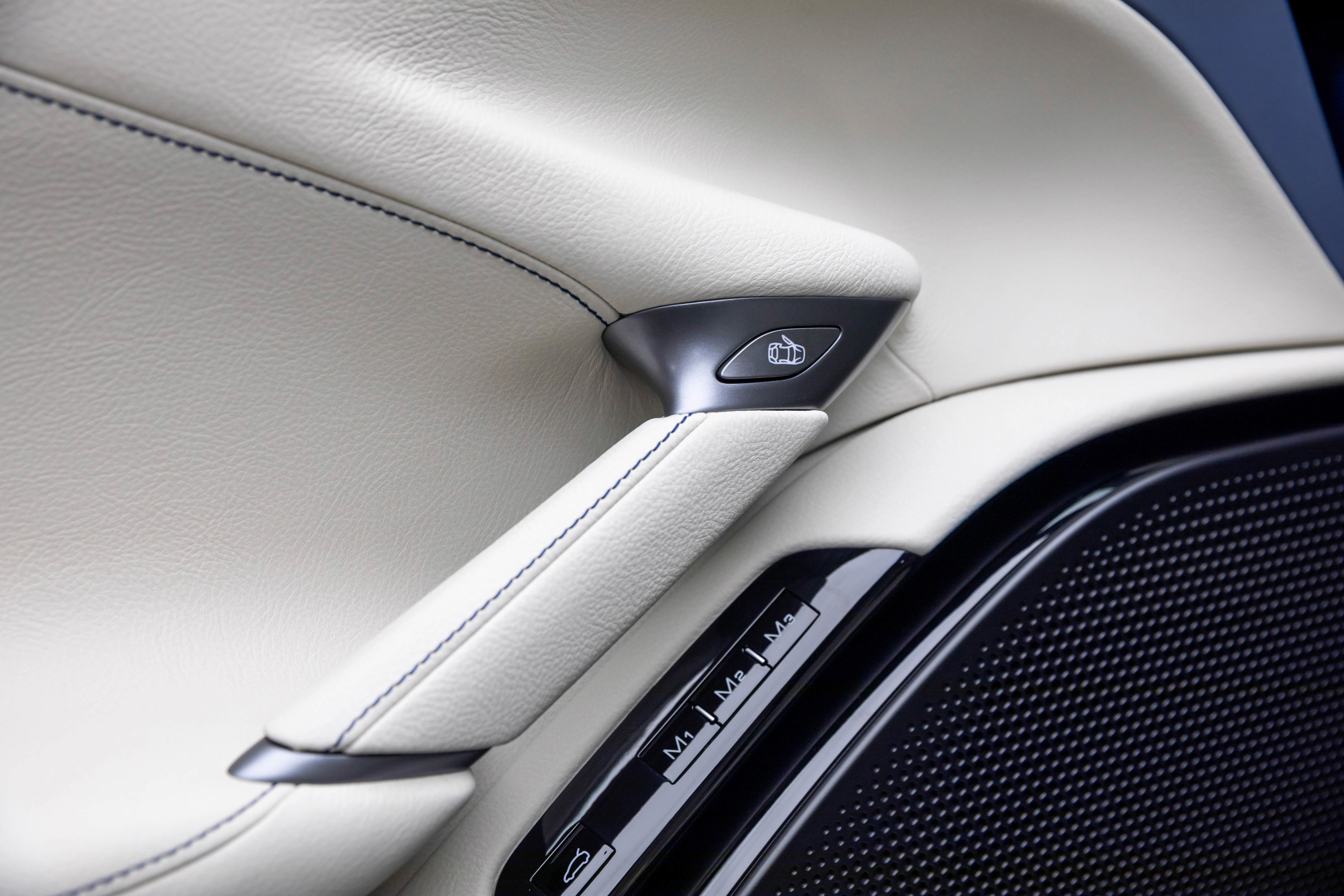 Certified 2023 Ferrari Roma image 13